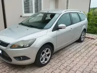 Usado Ford Focus 115 HP (84 kW) 2010 Cinzento Carrinha