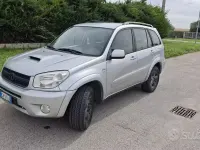 Usata Toyota RAV4 116 CV (85 kW) 2005 Grigio SUV
