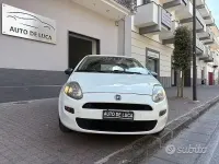 Usata Fiat Punto Young 77 CV (56 kW) 2016 Bianco Utilitaria