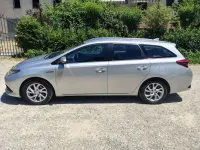 Usata Toyota Auris Hybrid Active 99 CV (72 kW) 2018 Argento Station wagon