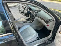 Usata Mercedes E220 Elegance 150 CV (110 kW) 2004 Nero Berlina