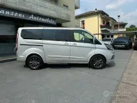 Usata Ford Tourneo Titanium 150 CV (110 kW) 2023 Grigio Monovolume