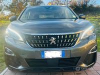 Usata Peugeot 3008 Business-Line 120 CV (88 kW) 2017 Verde SUV