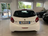 Usata Peugeot 208 Allure 82 CV (60 kW) 2019 Bianco Utilitaria
