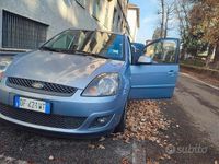 Usata Ford Fiesta 90 CV (66 kW) 2007 Blu Berlina