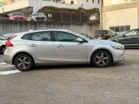 Usado Volvo V40 Kinetic 115 CV (84 kW) 2014 Gris Berlina