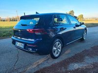 Usata VW Golf VIII Life 131 CV (96 kW) 2023 Blu Berlina