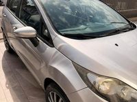 Usata Ford Fiesta 82 CV (60 kW) 2010 Grigio Utilitaria