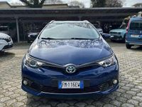 Usata Toyota Auris Hybrid Active 136 CV (100 kW) 2018 Blu/azzurro Utilitaria
