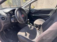 Usata Fiat Punto 75 CV (55 kW) 2013 Bianco Utilitaria
