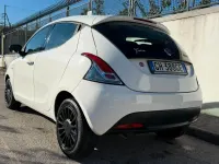 Usata Lancia Ypsilon Gold 69 CV (50 kW) 2022 Bianco Utilitaria