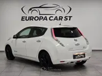 Używany Nissan Leaf Tekna 80 kW (109 KM) 2018 Biały Hatchback