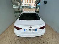 Usata Alfa Romeo Giulia Super 150 CV (110 kW) 2017 Bianco Berlina