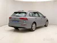 Usata VW Golf VIII Life 116 CV (85 kW) 2024 Grigio Station wagon