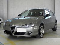Usata Alfa Romeo 147 150 CV (110 kW) 2006 Grigio Utilitaria