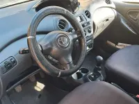 Usata Toyota Yaris 65 CV (47 kW) 2005 Grigio Berlina