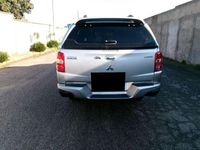 Usata Mitsubishi L200 181 CV (133 kW) 2015 Argento Pick-up