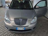 Usata Lancia Ypsilon 75 CV (55 kW) 2010 Marrone Utilitaria
