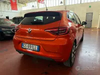 Usata Renault Clio V Equilibre 67 CV (49 kW) 2023 Arancione Berlina