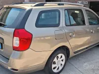 Usata Dacia Logan MCV 75 CV (55 kW) 2015 Giallo Station wagon