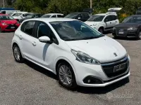 Usata Peugeot 208 Active 82 CV (60 kW) 2018 Bianco Utilitaria