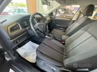 Usata VW T-Roc Business 150 CV (110 kW) 2022 Grigio SUV