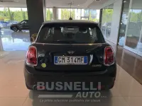 Usata Mini Cooper SE Classic 135 kW (184 CV) 2023 Midnight black ii Utilitaria