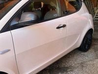 Usata Lancia Ypsilon 60 CV (44 kW) 2019 Bianco Utilitaria