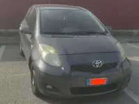Usata Toyota Yaris 69 CV (50 kW) 2010 Grigio Utilitaria