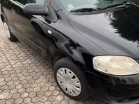 Begagnad VW Fox 54 HK (39 kW) 2005 Svart Halvkombi