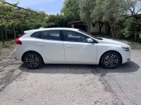 Usata Volvo V40 120 CV (88 kW) 2018 Bianco Berlina