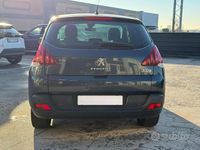 Usata Peugeot 5008 109 CV (80 kW) 2015 Nero Monovolume
