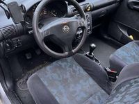 Usata Opel Corsa Edition 54 CV (39 kW) 2000 Berlina