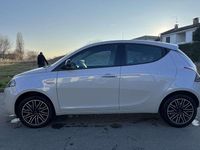 Usata Lancia Ypsilon Gold 69 CV (50 kW) 2022 Grigio Utilitaria