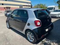Usata Smart ForFour 71 CV (52 kW) 2015 Nero Utilitaria