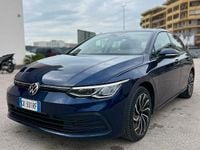 Usata VW Golf VIII Life 115 CV (84 kW) 2022 Blu Berlina