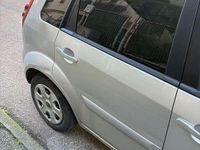 Usata Ford Fiesta Titanium 68 CV (50 kW) 2006 Grigio Utilitaria