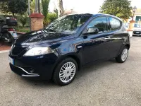 Usata Lancia Ypsilon Gold 69 CV (50 kW) 2017 Blu Utilitaria