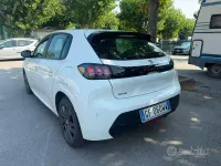 Usata Peugeot 208 Active 102 CV (75 kW) 2021 Bianco Utilitaria