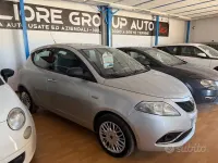 Usata Lancia Ypsilon 69 CV (50 kW) 2015 Grigio Utilitaria