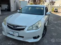 Usata Subaru Legacy Trend 150 CV (110 kW) 2010 Bianco Station wagon