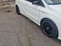 Usata Mercedes B180 109 CV (80 kW) 2015 Bianco Monovolume