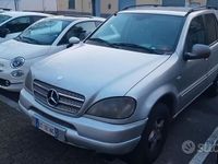 Usata Mercedes ML270 163 CV (119 kW) 2001 Grigio SUV