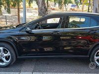 Käytetty Mercedes GLA180 109 HP (80 kW) 2018 Musta Katumaasturi
