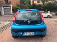 Usata Peugeot 107 68 CV (50 kW) 2006 Blu Utilitaria