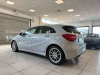 Usata Mercedes A180 122 CV (89 kW) 2015 Argento Utilitaria