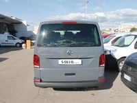 Usata VW Caravelle Trendline 110 CV (80 kW) 2023 Grigio Monovolume