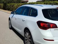 Usata Opel Astra 110 CV (80 kW) 2011 Bianco Station wagon