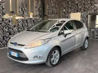 Usata Ford Fiesta Titanium 82 CV (60 kW) 2011 Grigio Berlina