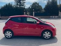 Usata Toyota Aygo X-play 69 CV (50 kW) 2015 Rosso Utilitaria